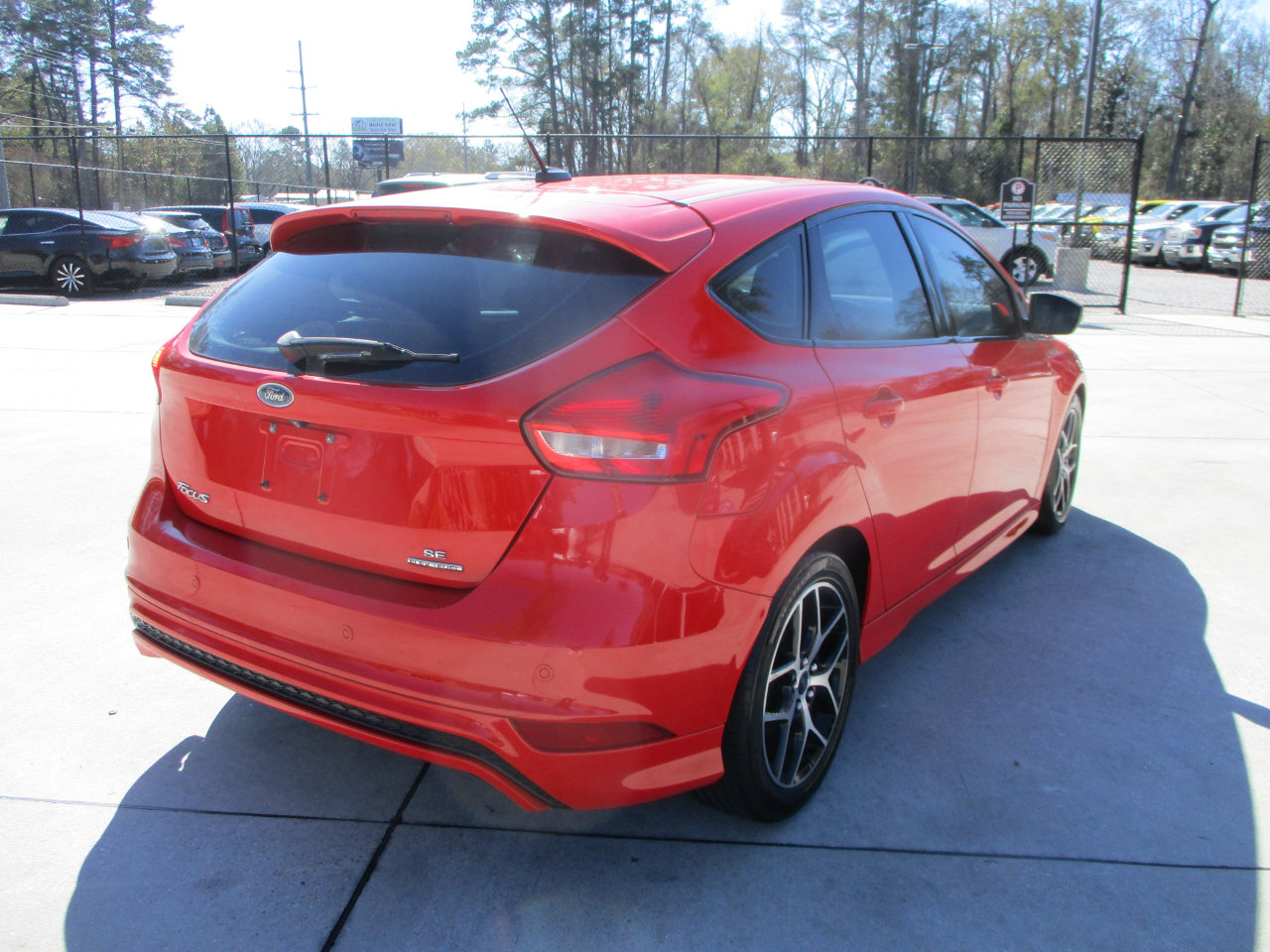 Used 2015 Ford Focus SE w/ SE Sport Package image 7