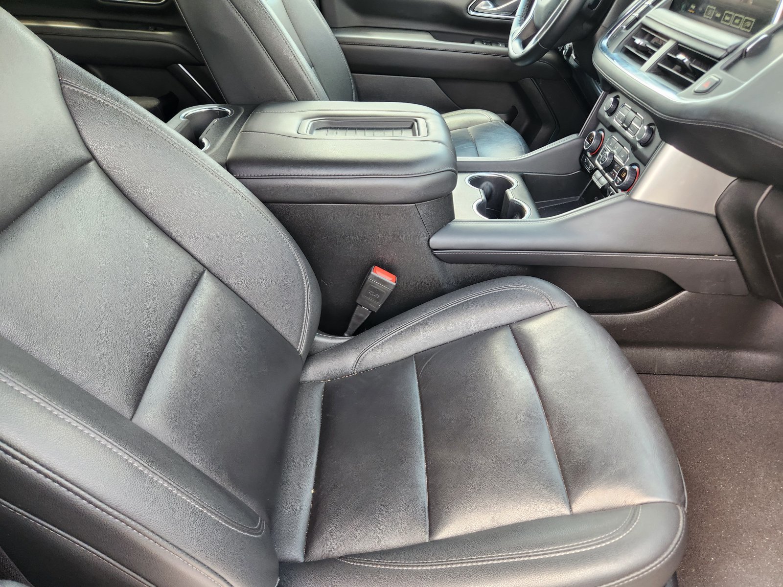 Used 2024 Chevrolet Suburban LT AWD/4WD image 15