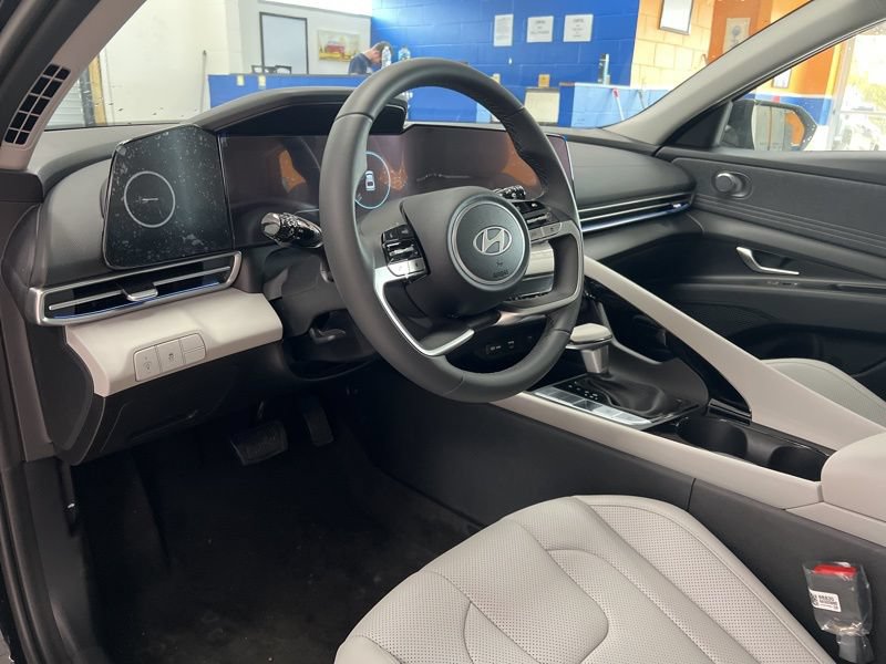 New 2026 Hyundai Elantra Limited FWD image 19