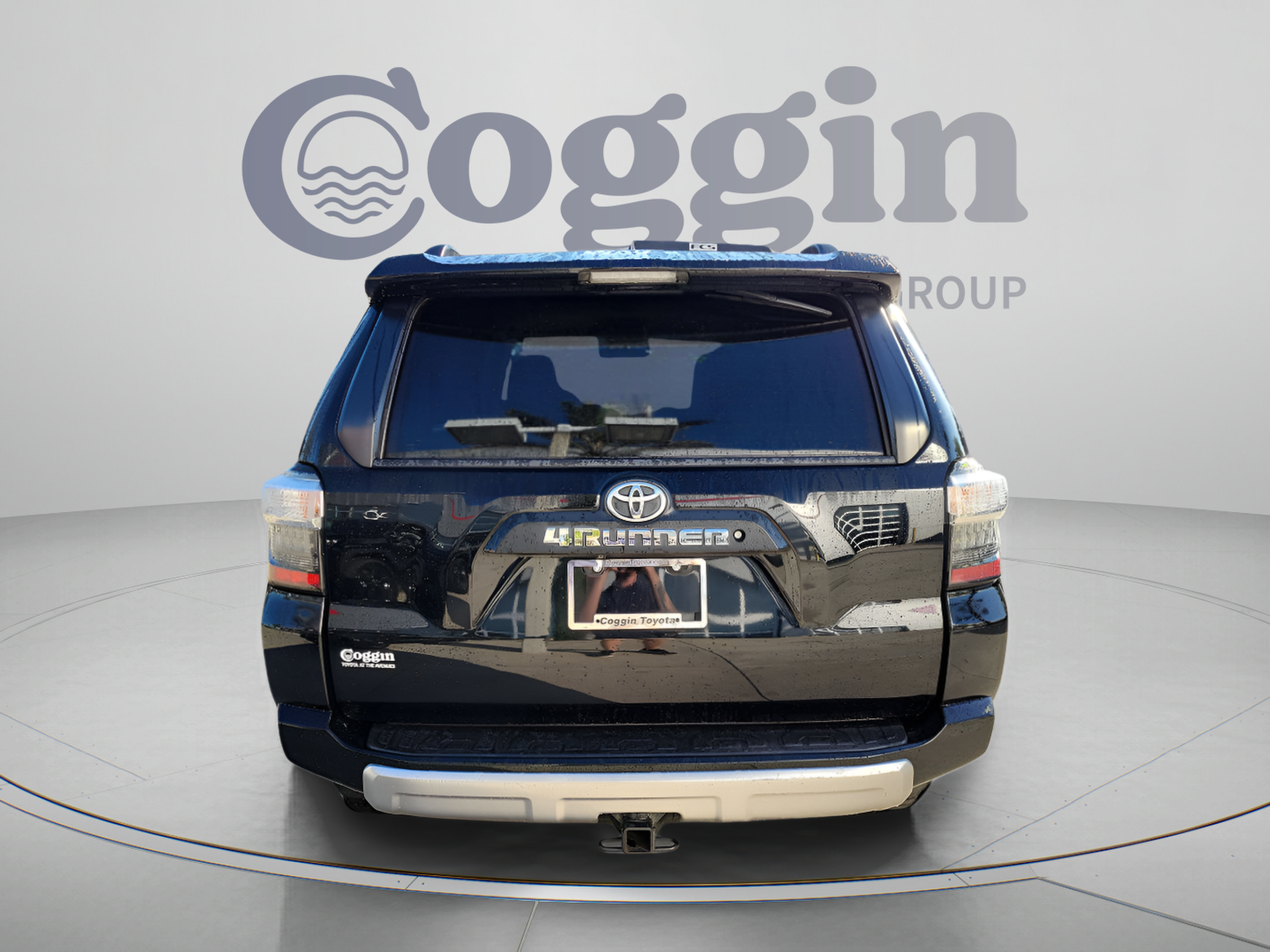 Used 2017 Toyota 4Runner TRD Off-Road AWD/4WD image 4