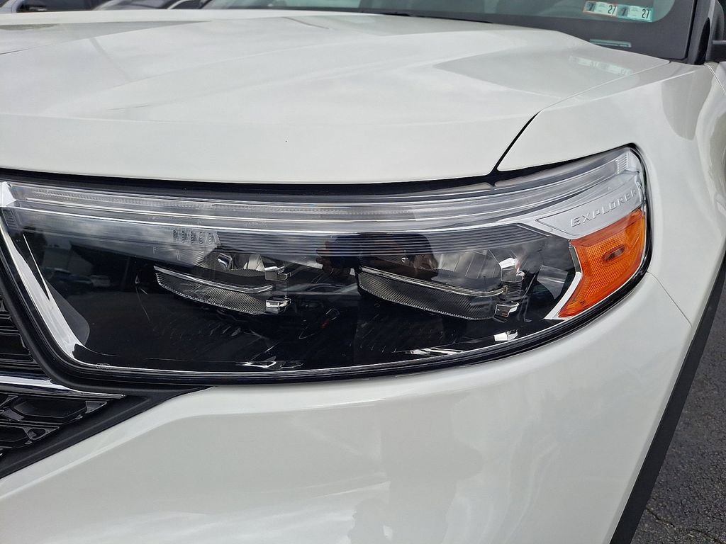 Certified 2023 Ford Explorer XLT w/ Equipment Group 202A AWD/4WD image 9