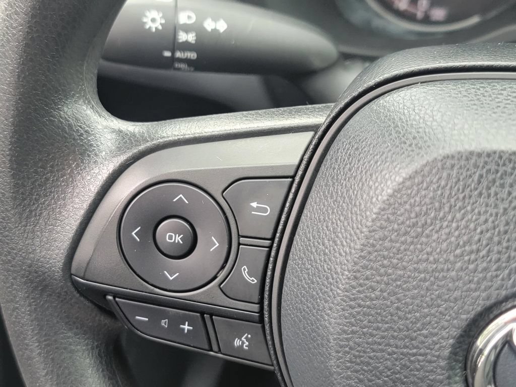 Used 2025 Toyota RAV4 XLE AWD/4WD image 23