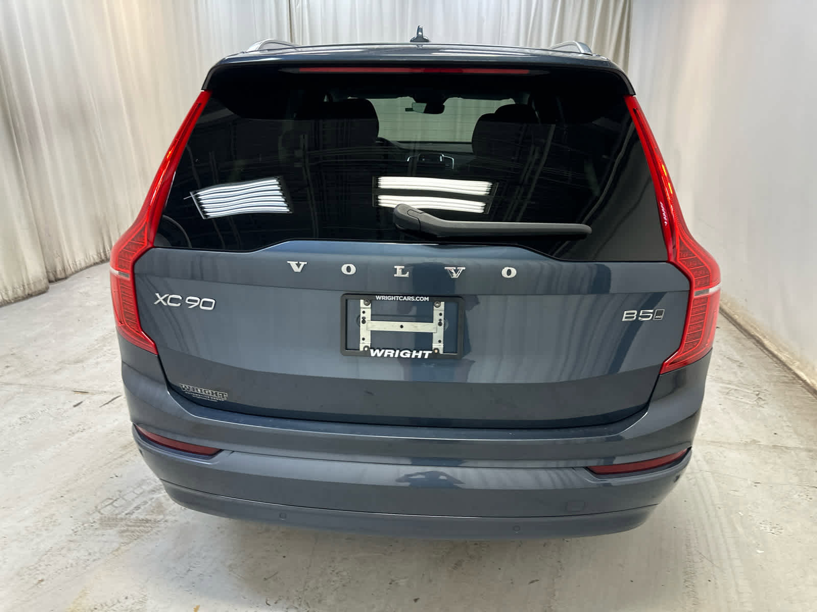 Used 2023 Volvo XC90 B5 Core w/ Protection Package image 8