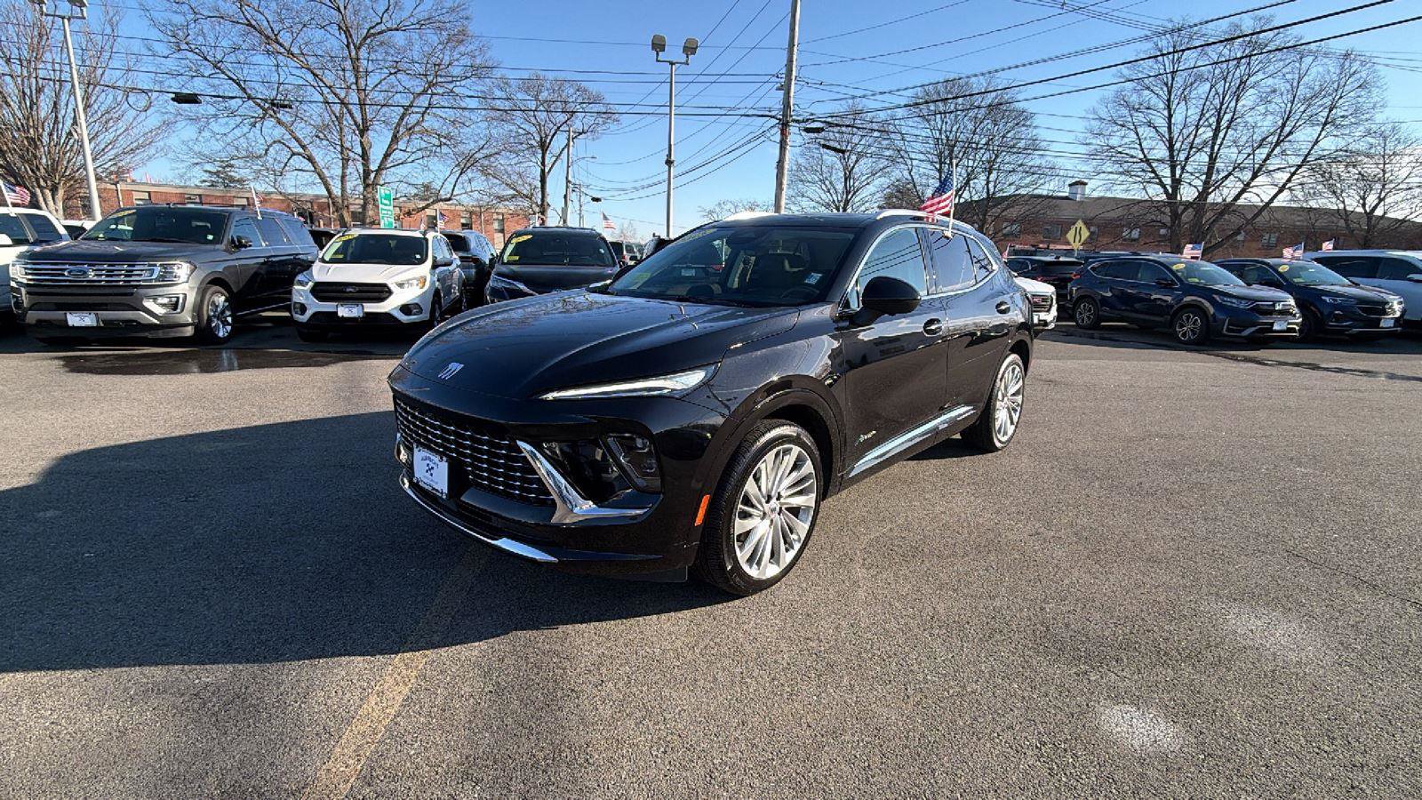 New 2025 Buick Envision Avenir image 3