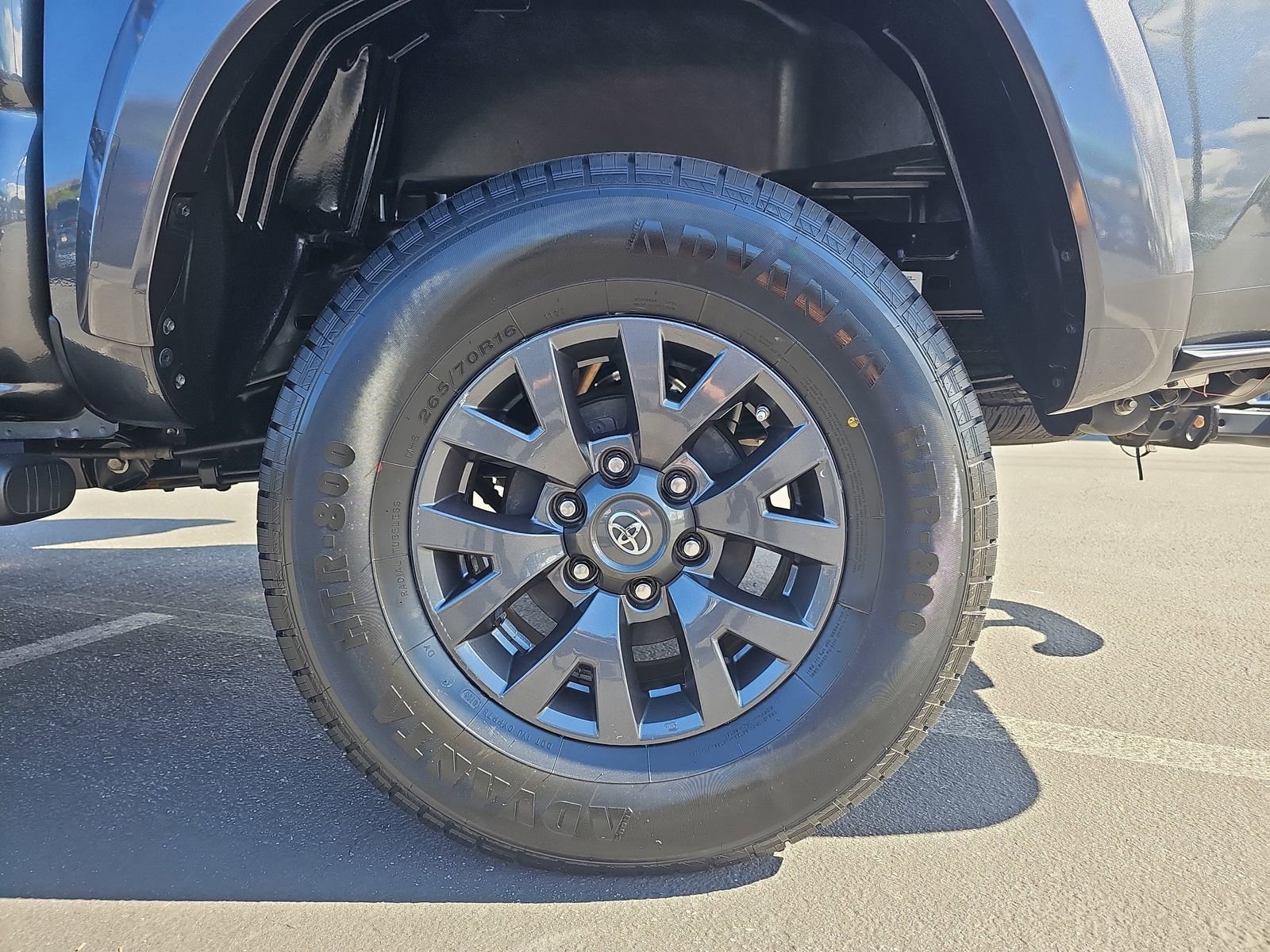 Used 2020 Toyota Tacoma SR5 RWD image 33