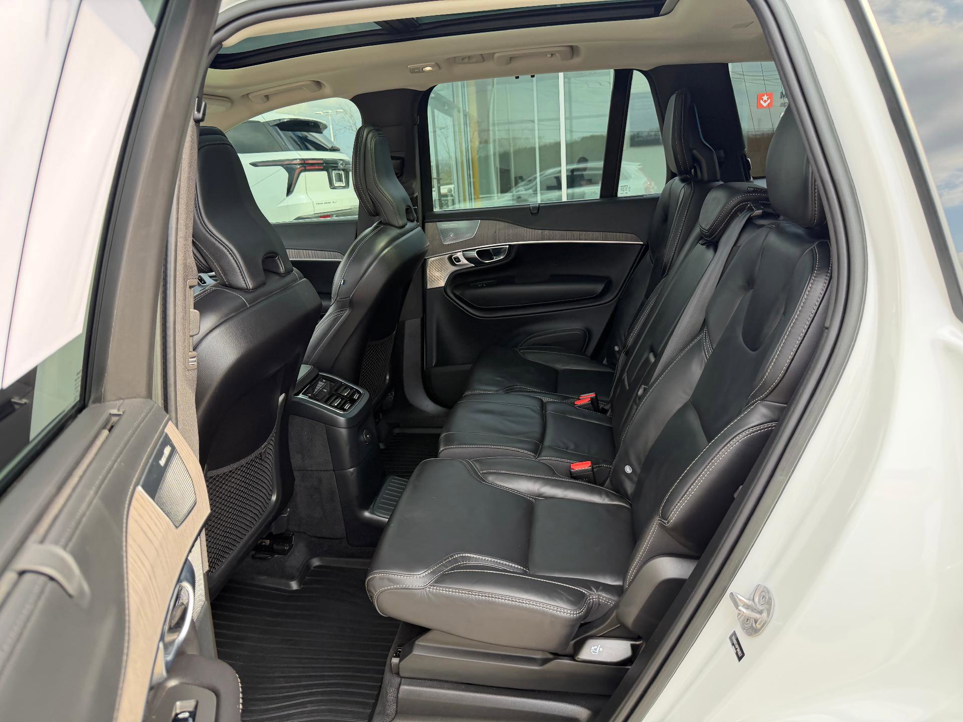 Used 2023 Volvo XC90 T8 Ultimate w/ Protection Package Premier image 19