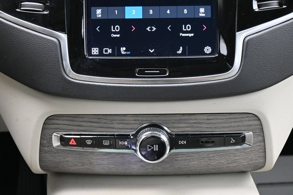 Used 2024 Volvo XC90 B6 Ultimate AWD/4WD image 19