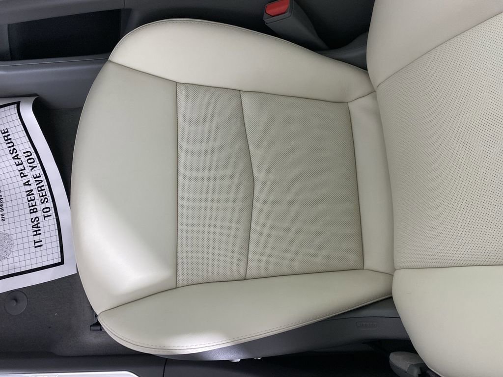 New 2025 Cadillac XT5 Premium Luxury w/ LPO, Floor Liner Package image 23