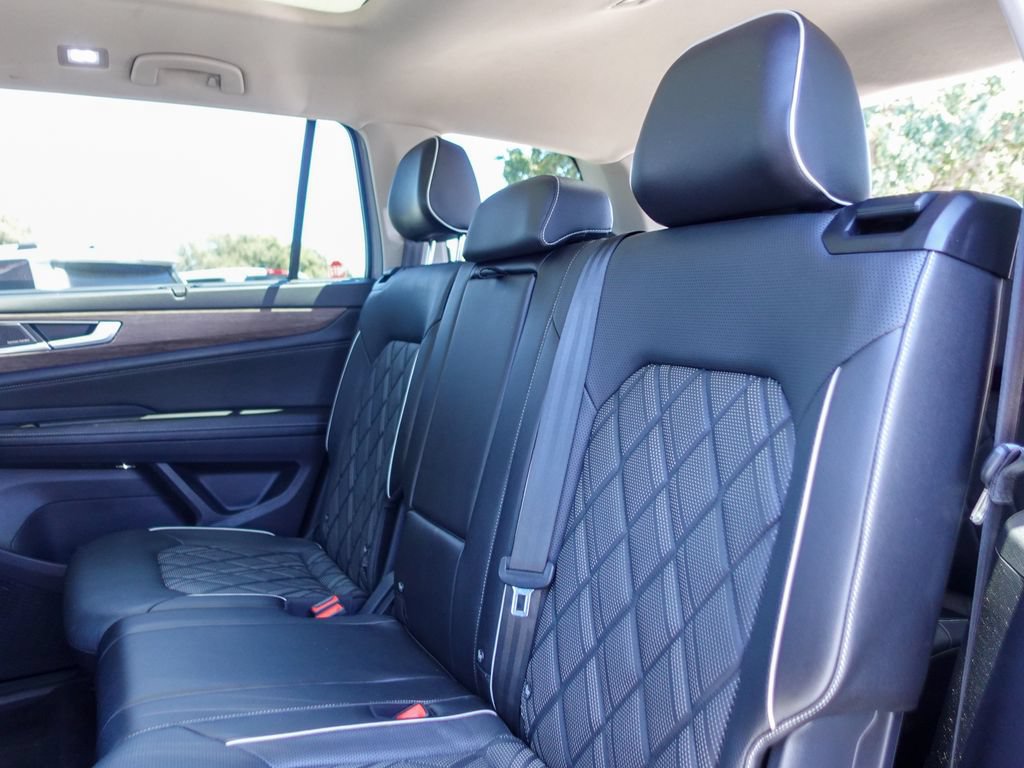 Used 2024 Volkswagen Atlas SEL Premium R-Line AWD/4WD image 22