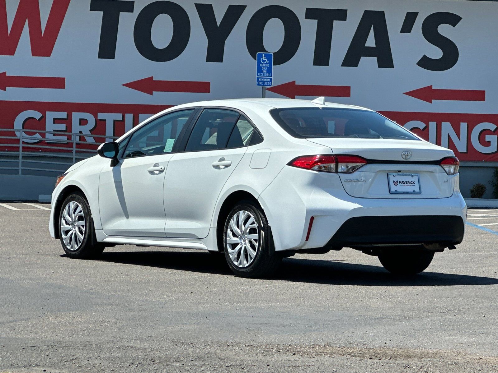 Used 2025 Toyota Corolla LE FWD image 3