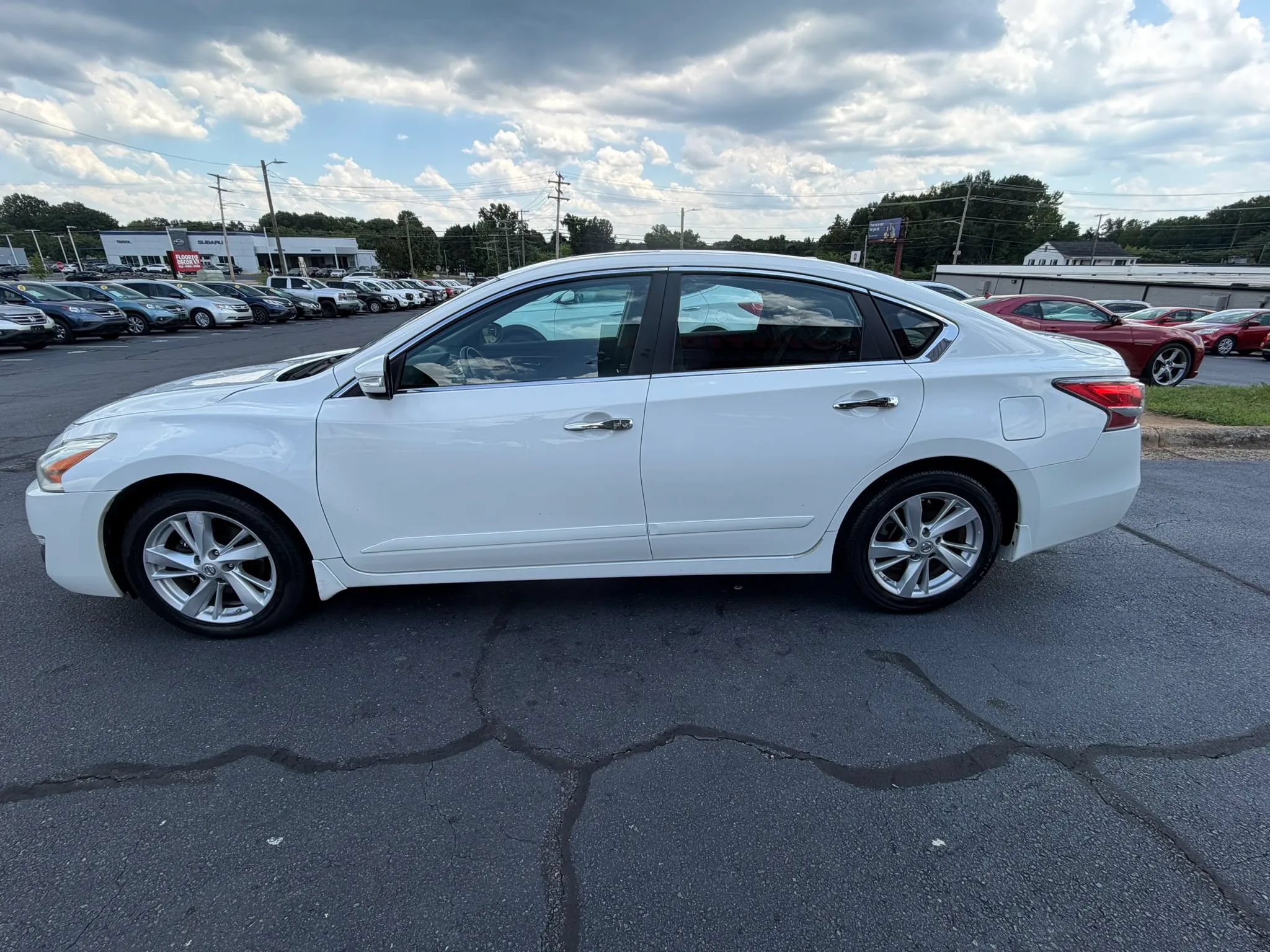 Used 2015 Nissan Altima 2.5 SV w/ Convenience Package FWD image 4