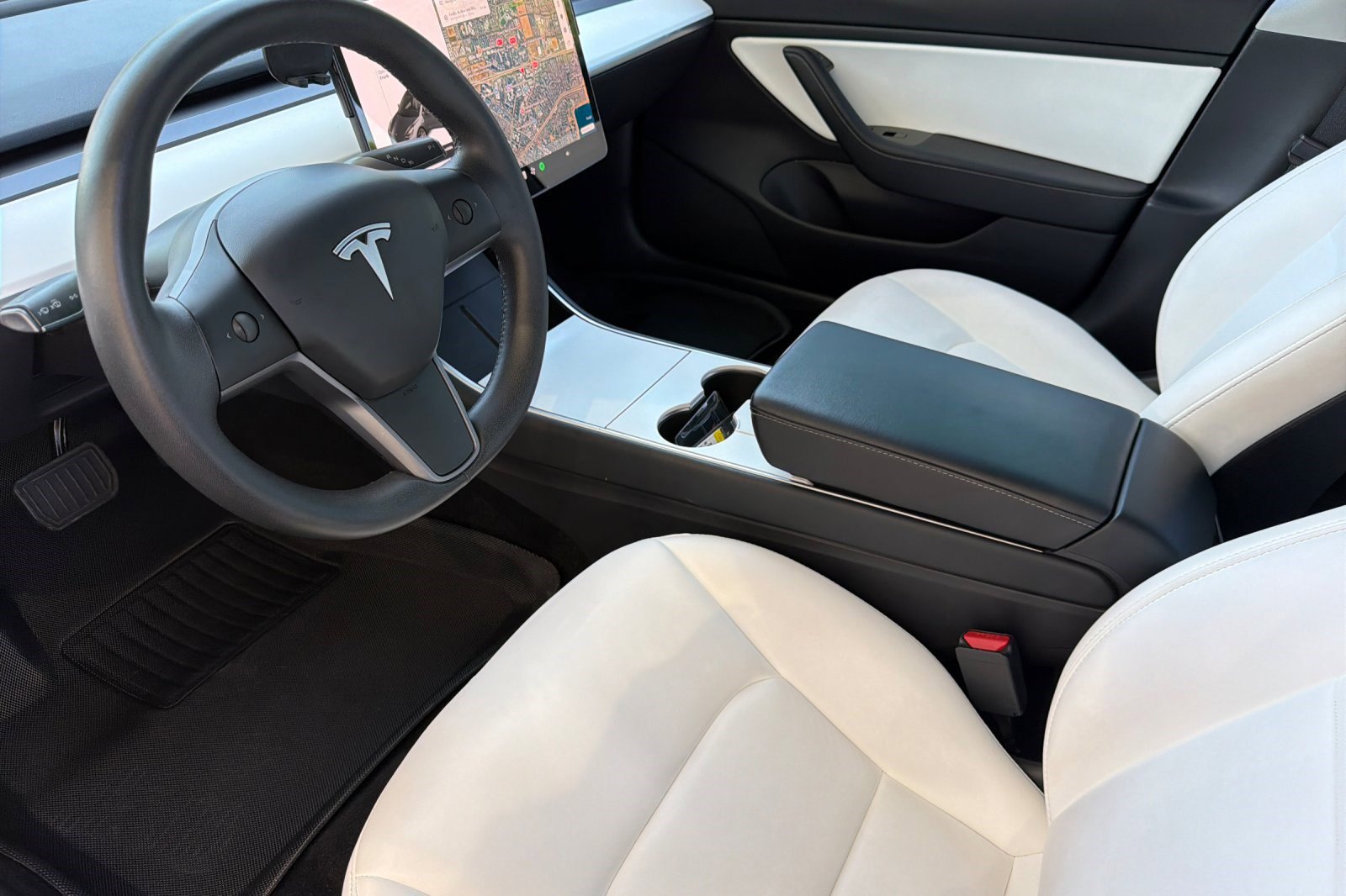 Used 2020 Tesla Model 3 Standard Range RWD image 11