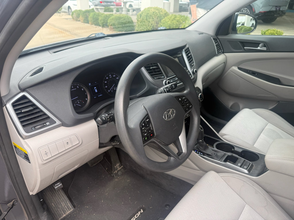 Used 2016 Hyundai Tucson SE w/ Option Group 02 FWD image 3