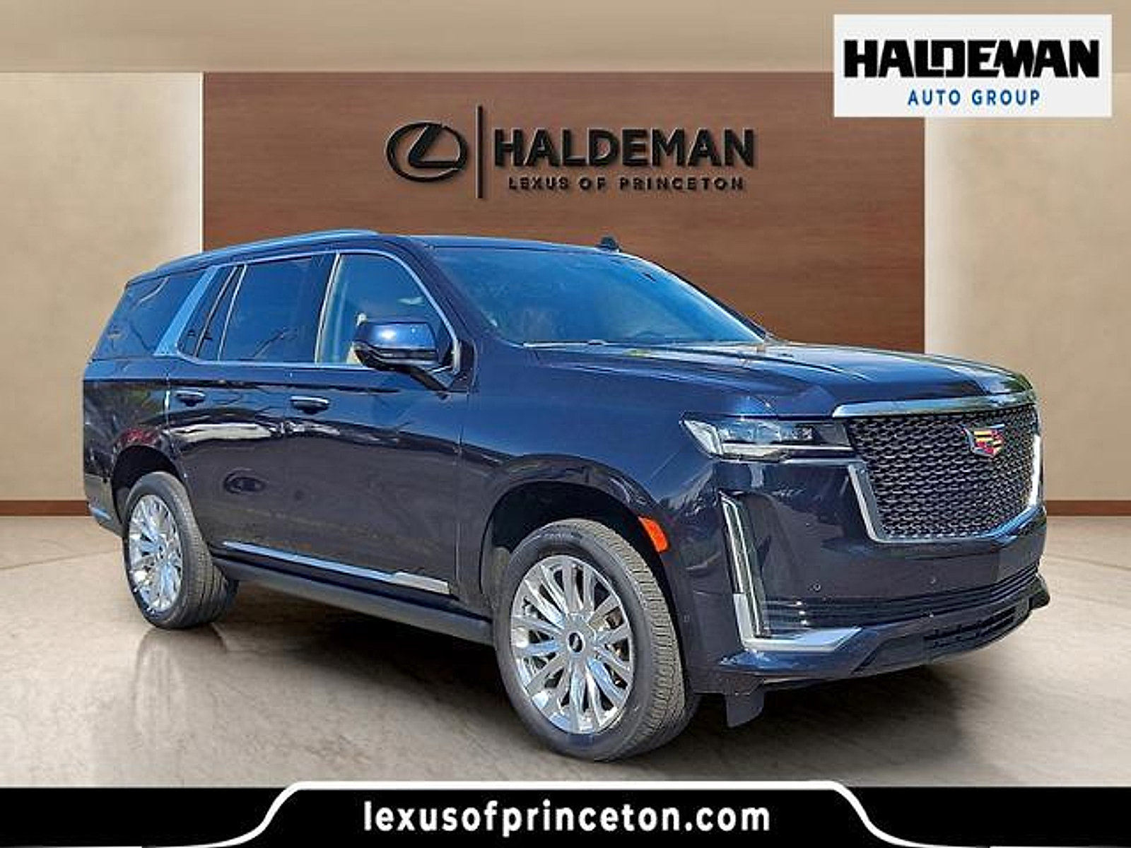 Used 2023 Cadillac Escalade Premium Luxury w/ Performance Package AWD/4WD image 1