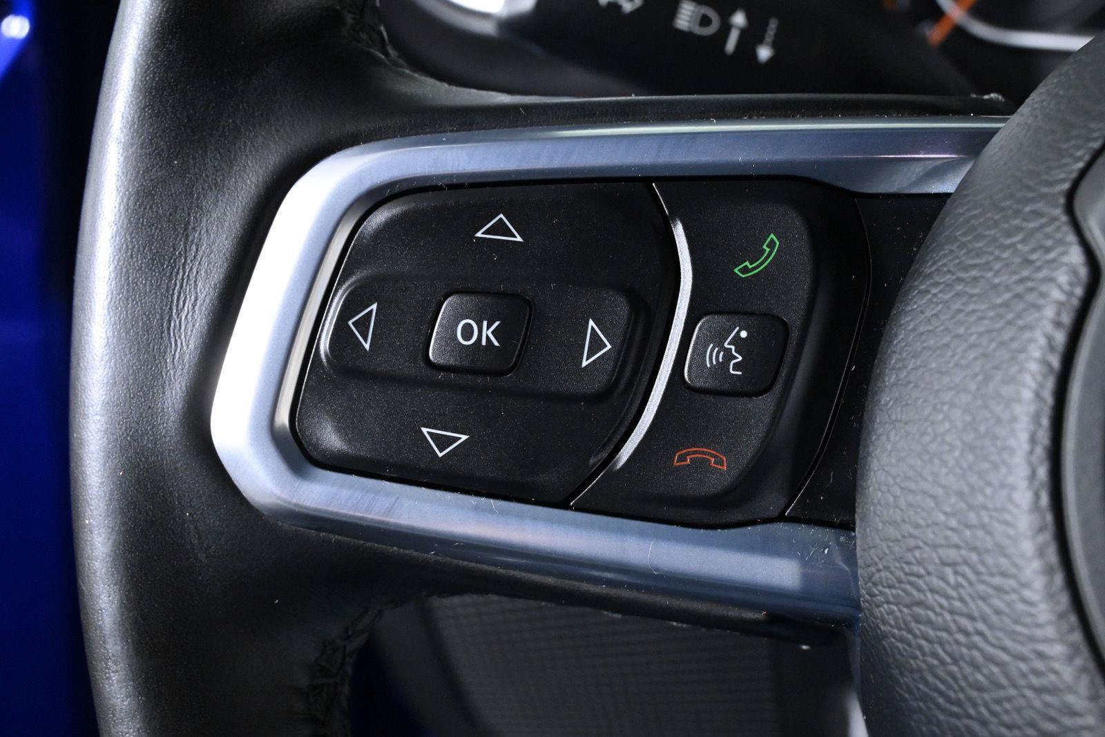 Used 2020 Jeep Wrangler Unlimited Sahara AWD/4WD image 16