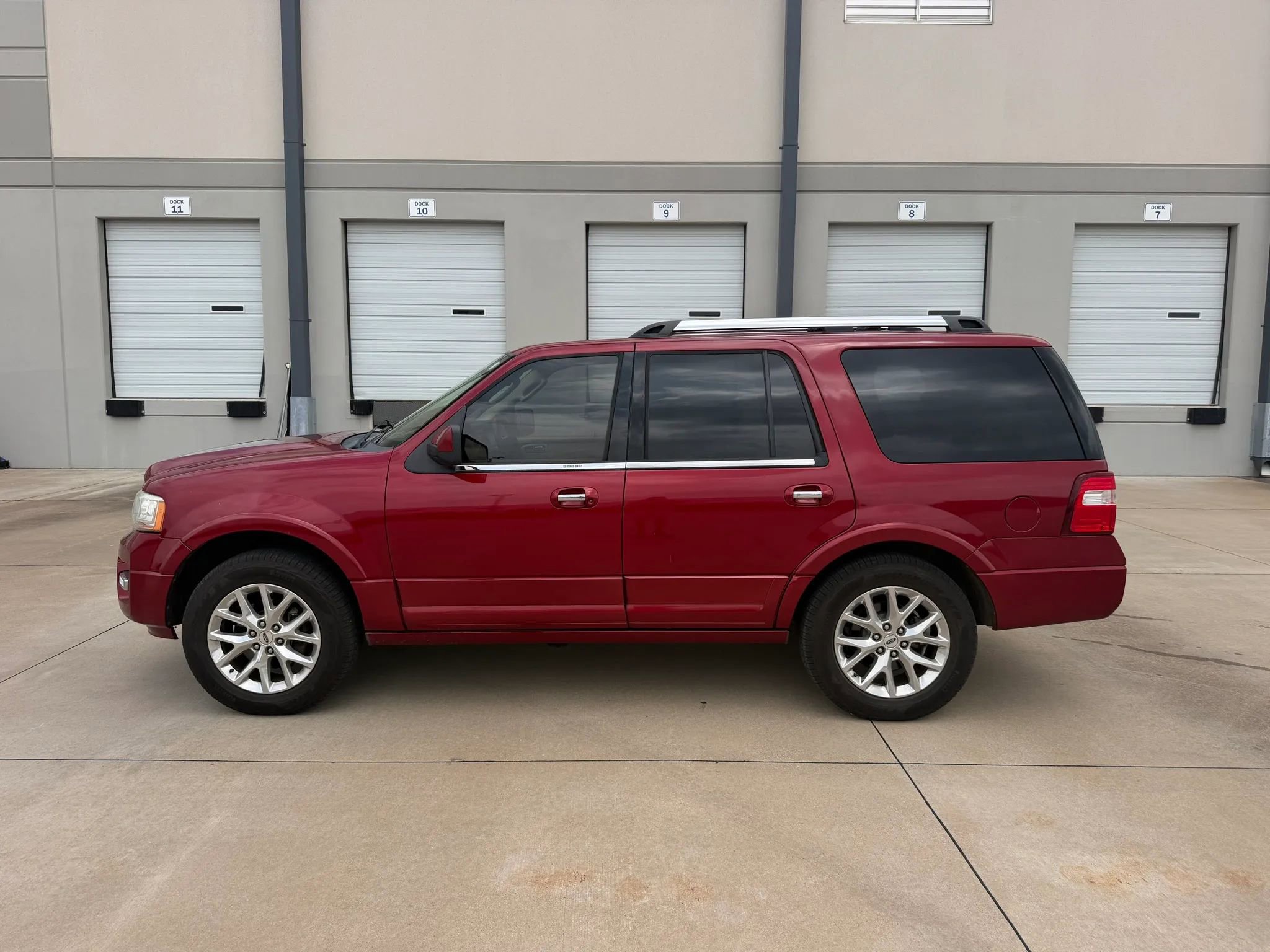 Used 2015 Ford Expedition Limited w/ Equipment Group 301A RWD image 6