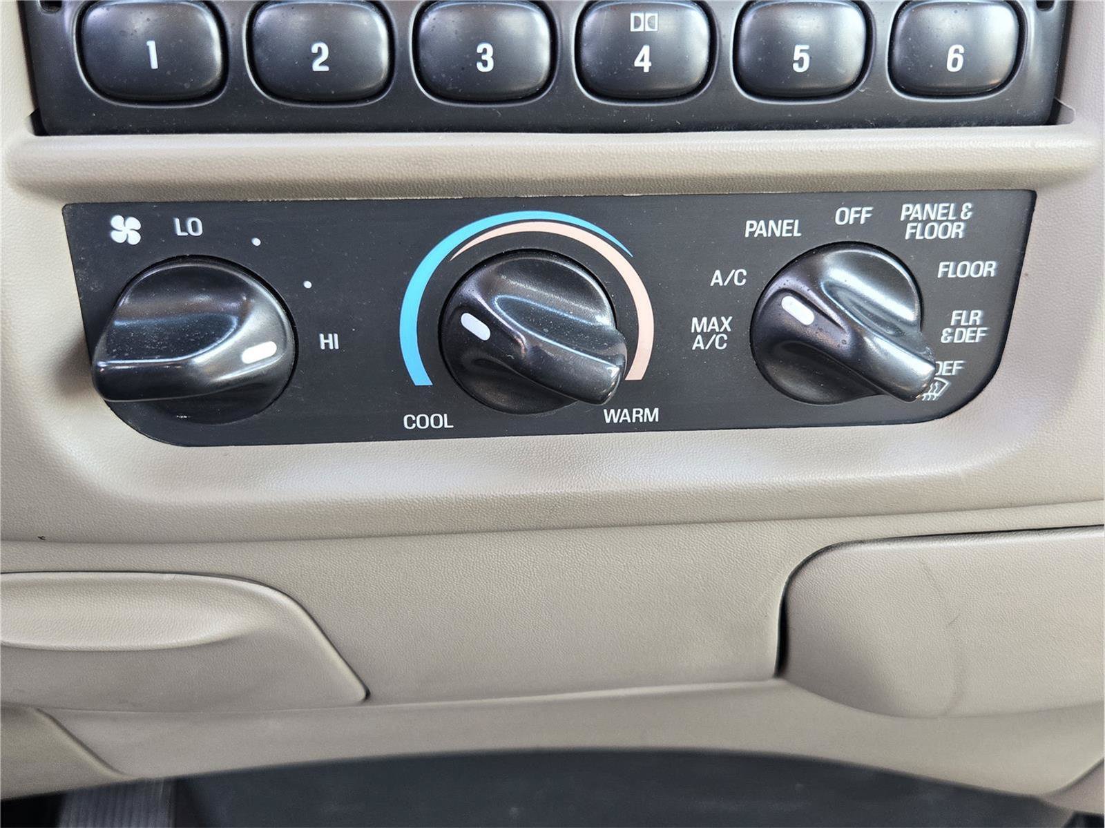 Used 2000 Ford F150 XLT AWD/4WD image 17