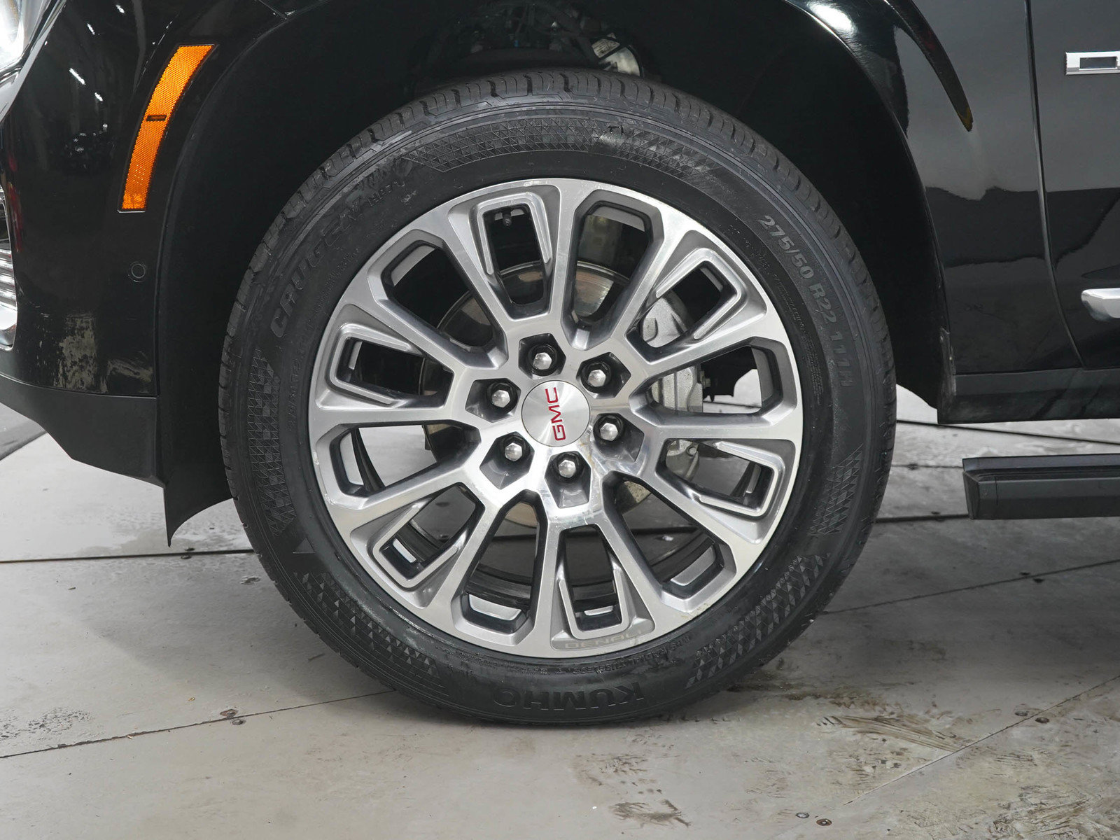 Used 2025 GMC Yukon XL Denali w/ Sun & Power Step Package AWD/4WD image 30