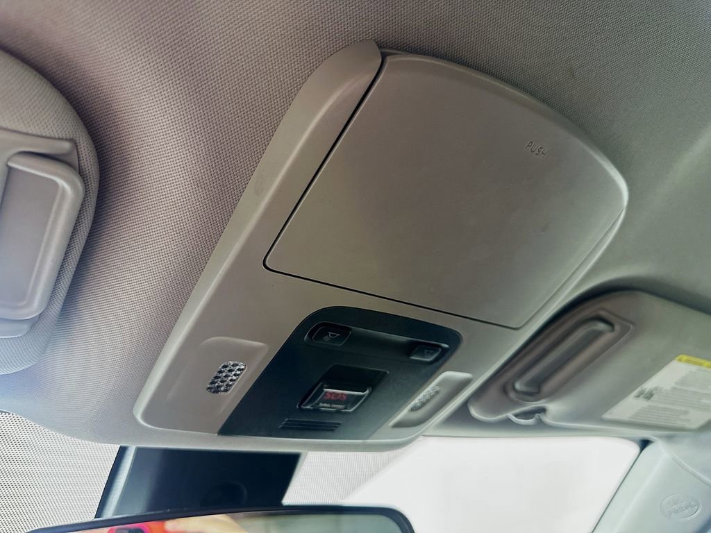 Used 2019 Toyota Camry SE FWD image 29