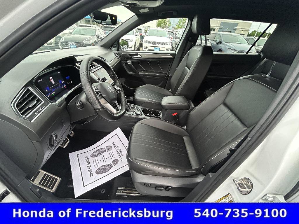 Used 2022 Volkswagen Tiguan SE R-Line AWD/4WD image 17