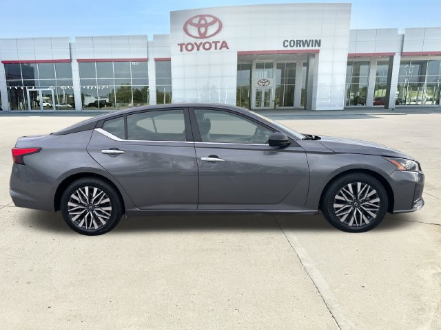Used 2025 Nissan Altima 2.5 SV FWD image 6