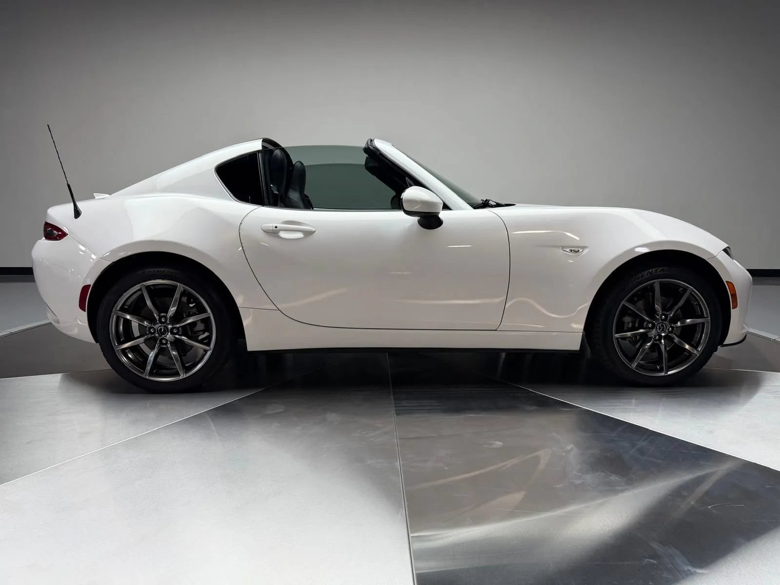 Used 2017 MAZDA MX-5 Miata RF Grand Touring RWD image 6