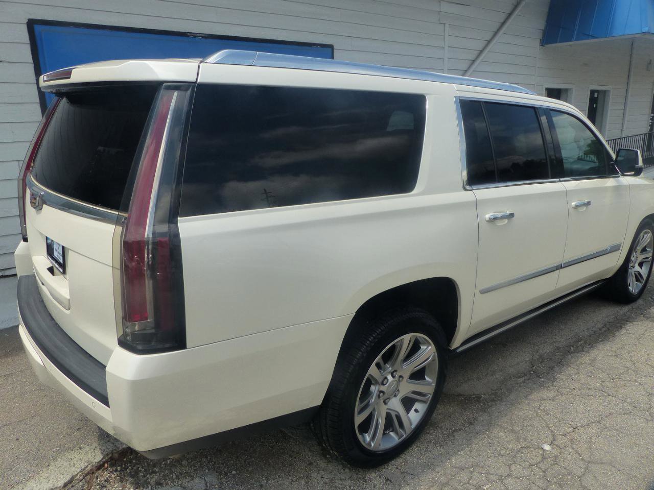 Used 2015 Cadillac Escalade ESV Premium AWD/4WD image 5
