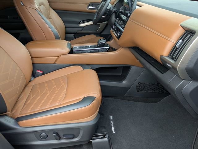 Used 2024 Nissan Pathfinder Platinum w/ Cargo Package image 34