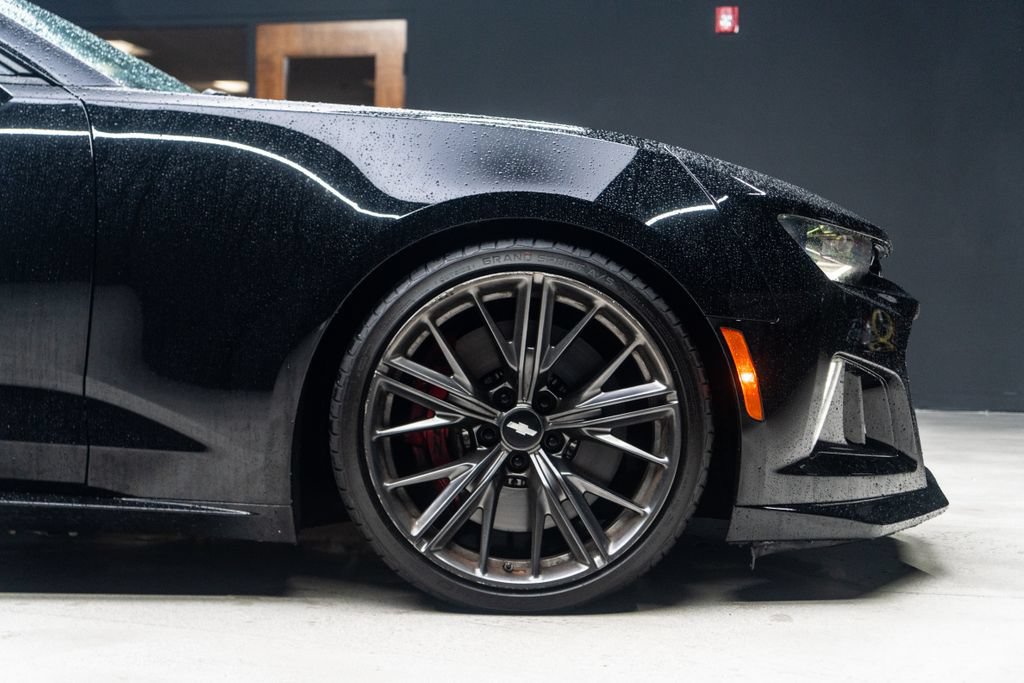 Used 2018 Chevrolet Camaro ZL1 RWD image 12