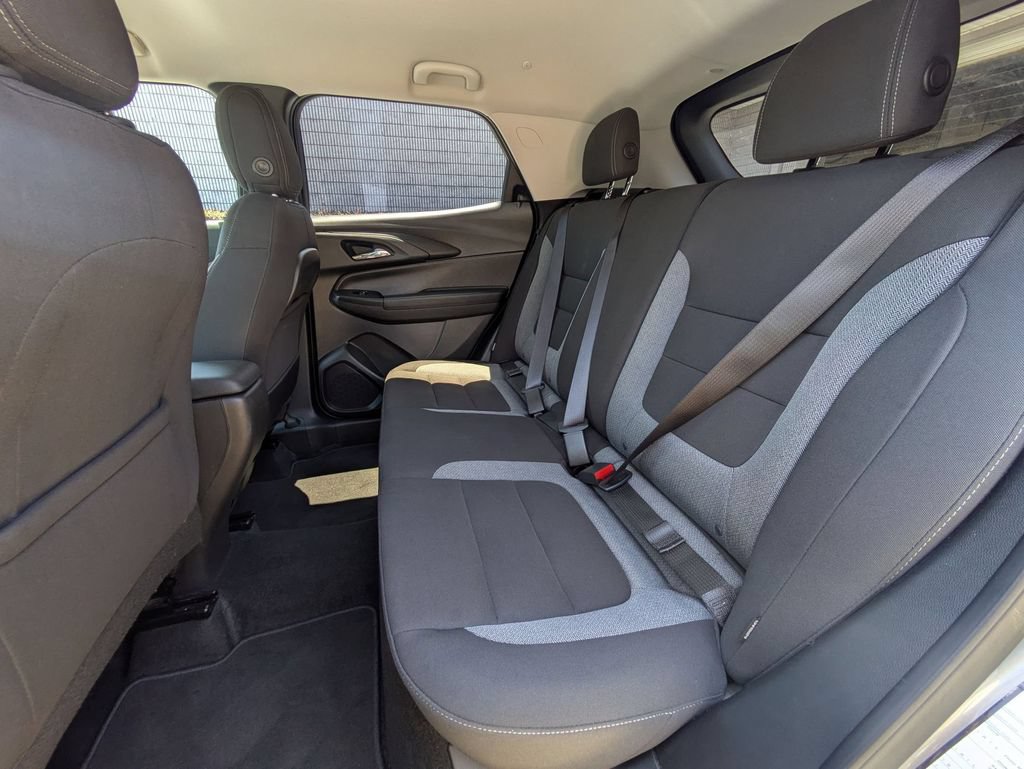 Used 2025 Chevrolet TrailBlazer LT AWD/4WD image 27