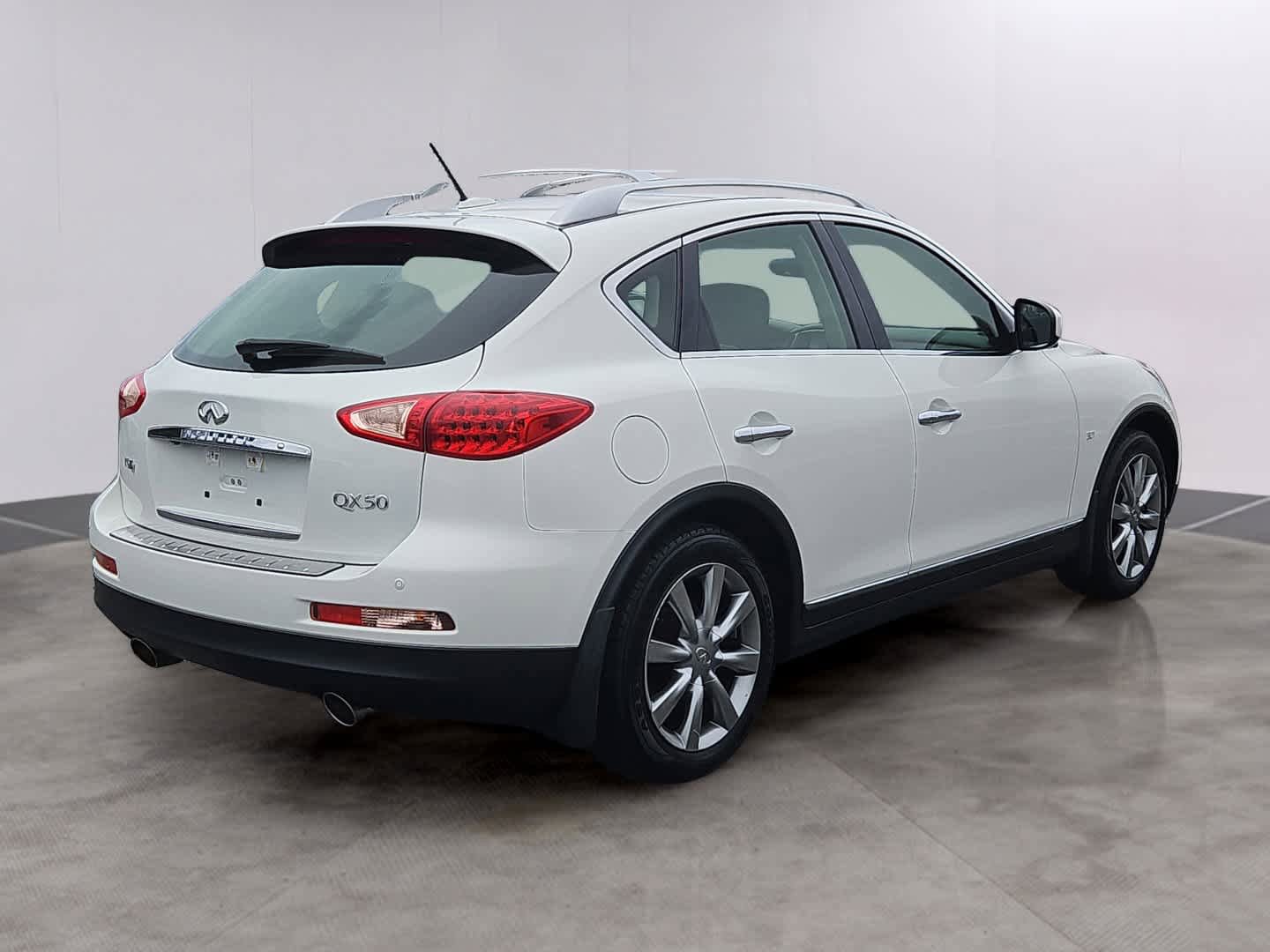 Used 2015 INFINITI QX50 Journey w/ Premium Package image 4