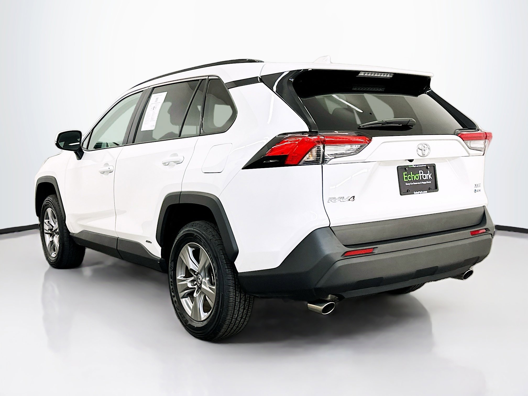 Used 2025 Toyota RAV4 XLE image 5