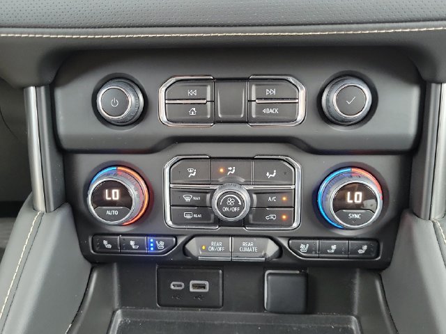 Used 2024 Chevrolet Tahoe Premier w/ Premium Package 2 RWD image 27