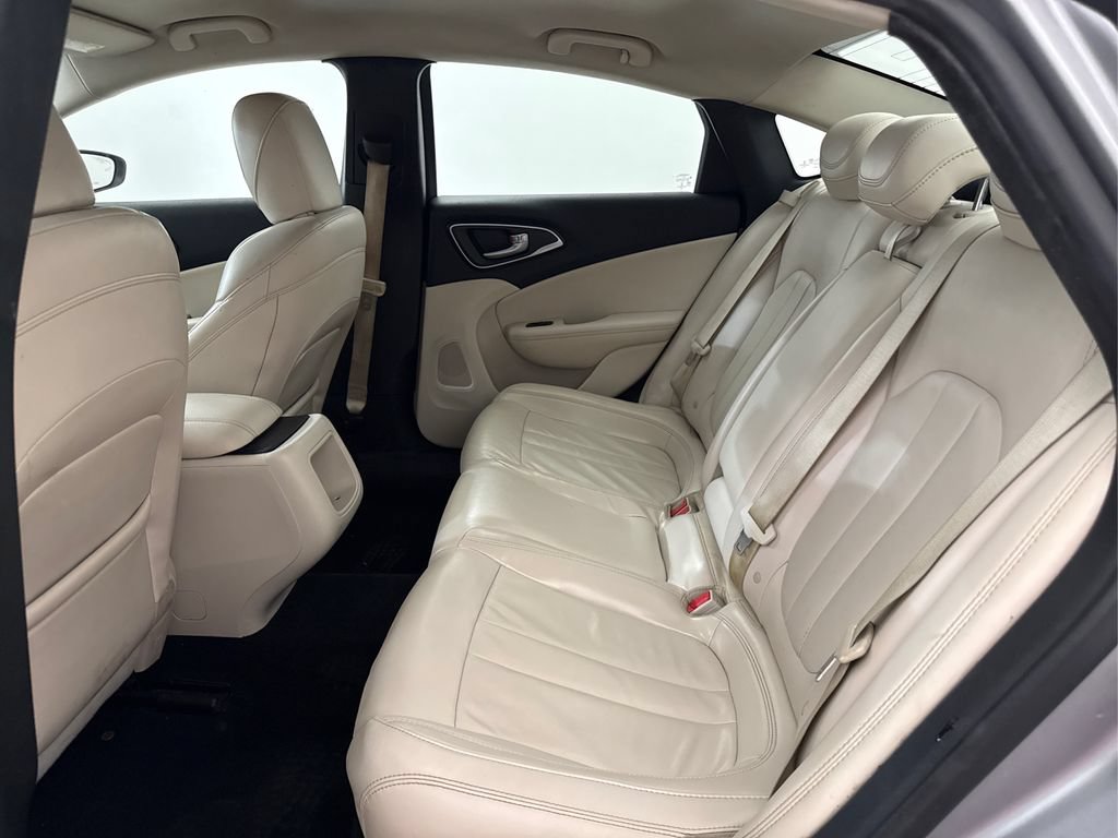 Used 2017 Chrysler 200 Limited Platinum FWD image 13