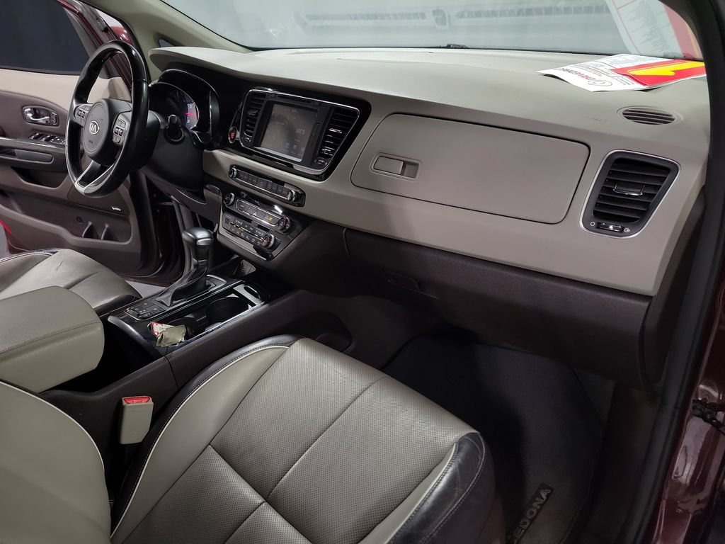Used 2018 Kia Sedona SX Limited FWD image 26