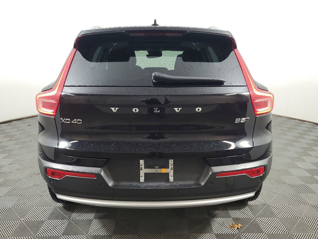 Certified 2023 Volvo XC40 B5 Plus w/ Protection Package Premier image 7
