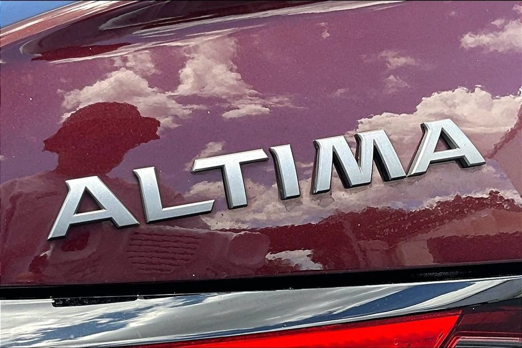 Used 2025 Nissan Altima 2.5 SV FWD image 23