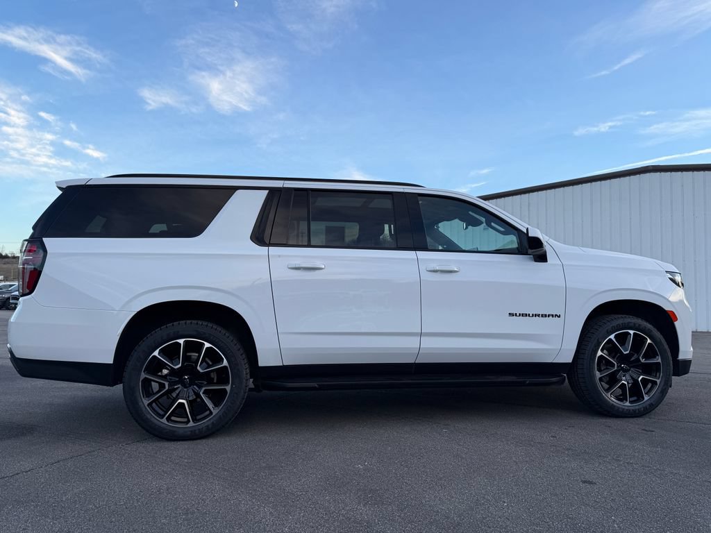 Used 2024 Chevrolet Suburban RST AWD/4WD image 5