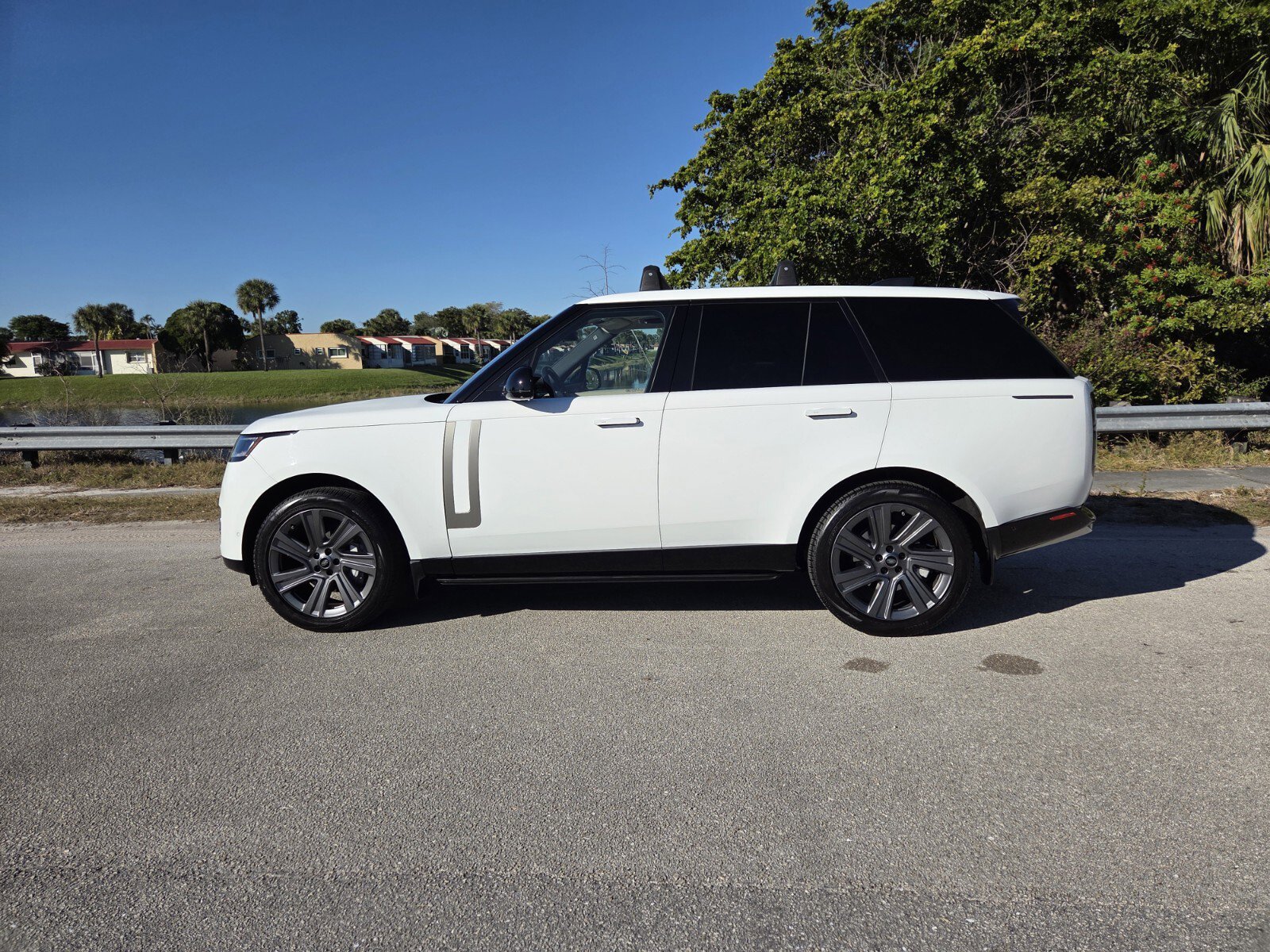 Used 2023 Land Rover Range Rover SE image 7