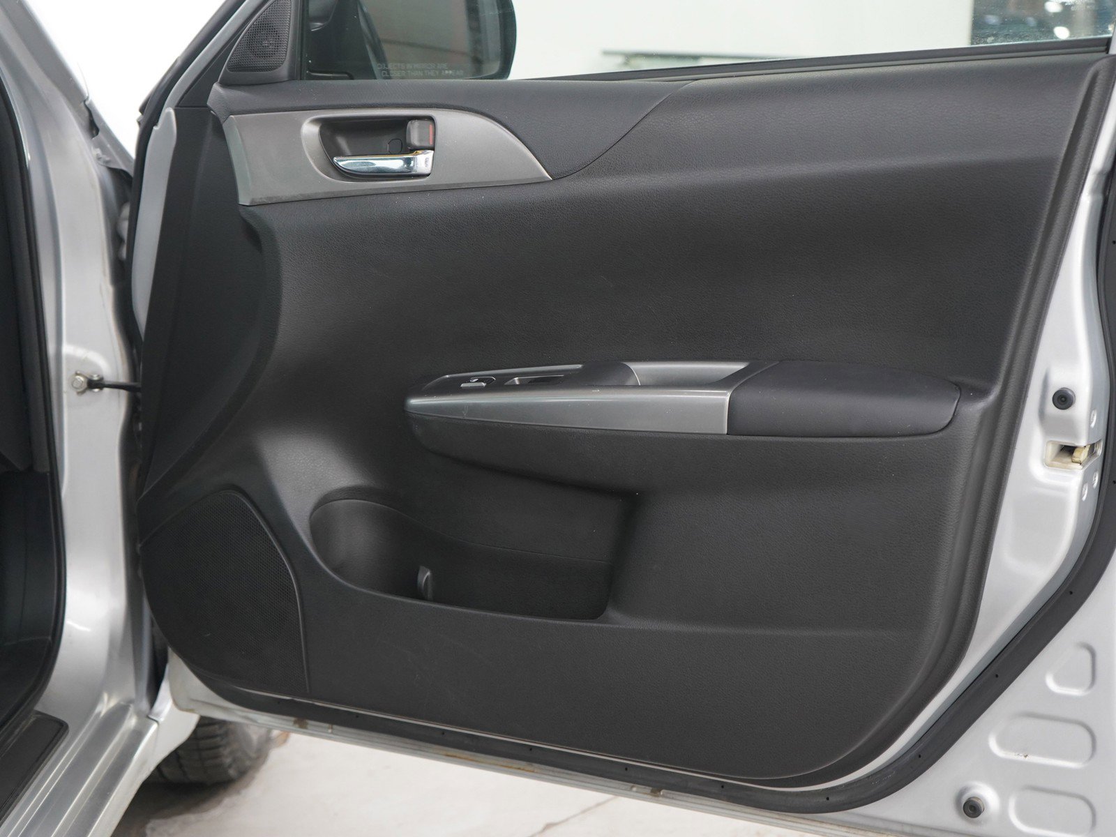 Used 2011 Subaru Impreza 2.5i Premium w/ PWR Moonroof Value Pkg image 9