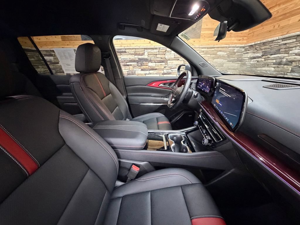 Used 2025 Chevrolet Traverse RS w/ LPO, Floor Liner Package AWD/4WD image 24