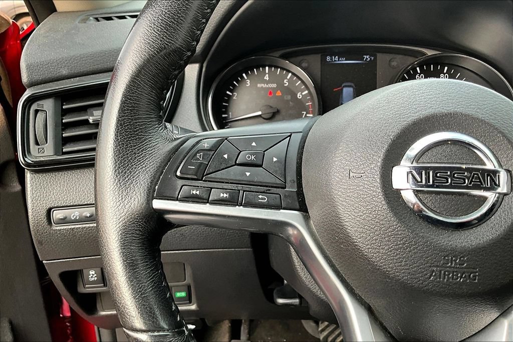 Used 2017 Nissan Rogue SV AWD/4WD image 10