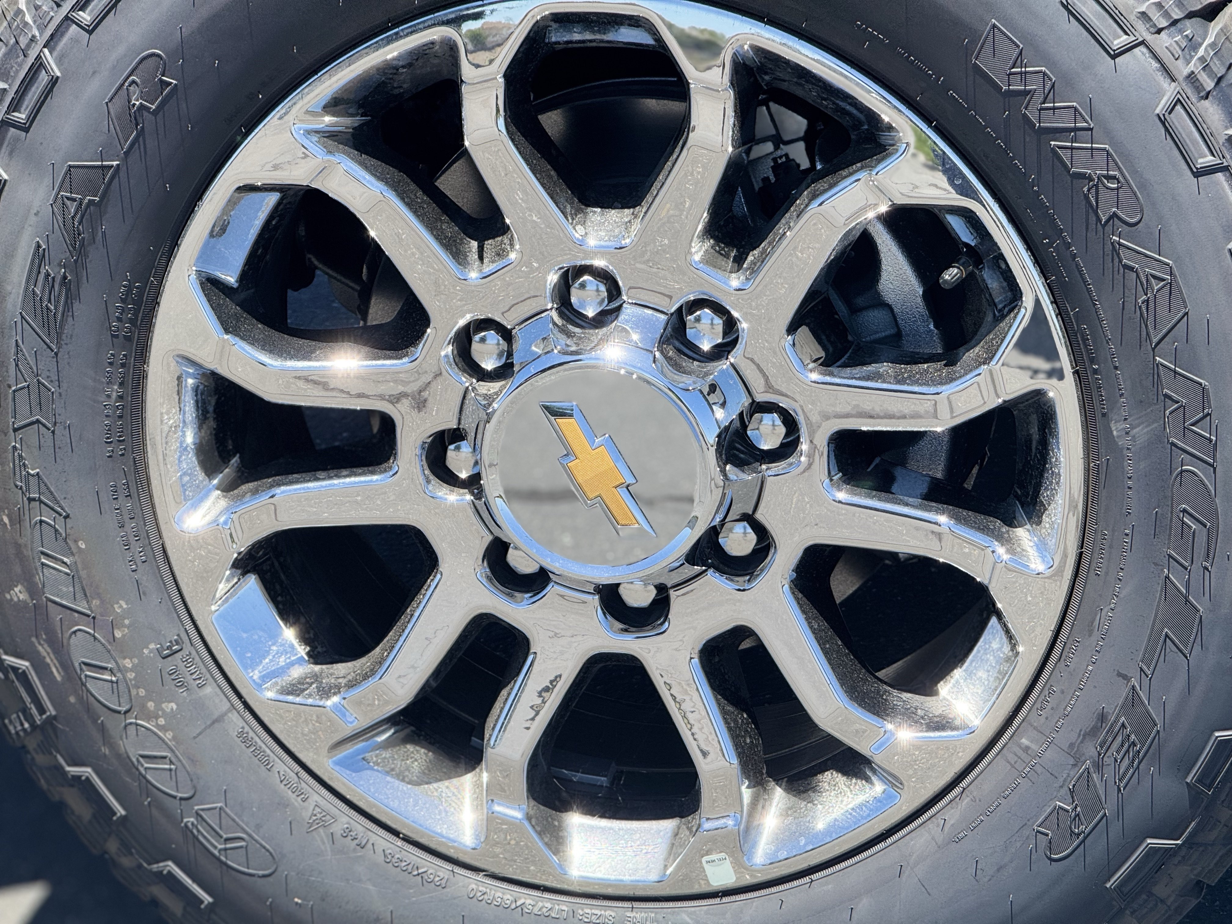 New 2026 Chevrolet Silverado 2500 LTZ w/ LTZ Plus Package AWD/4WD image 8
