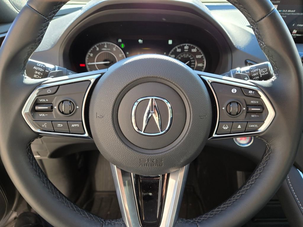 Used 2025 Acura RDX SH-AWD image 9