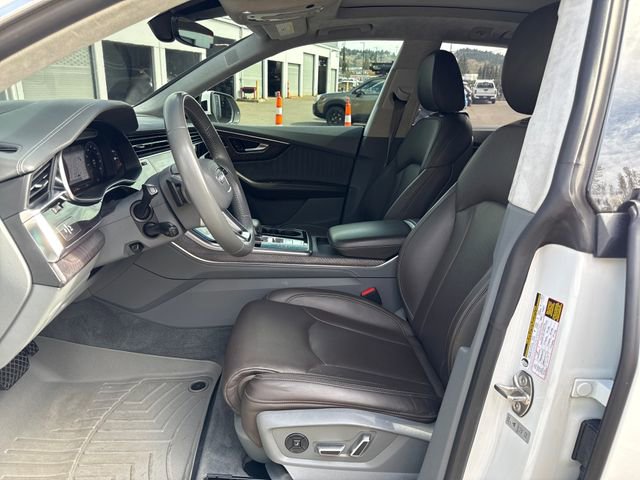 Used 2019 Audi Q8 Prestige w/ Luxury Package AWD/4WD image 16