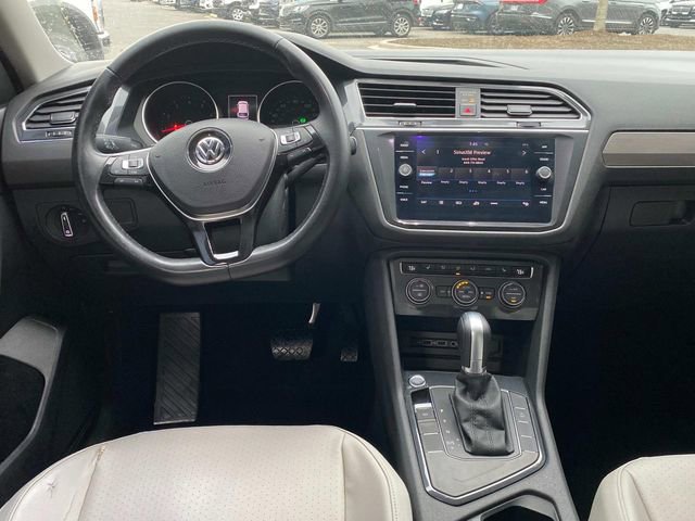 Used 2018 Volkswagen Tiguan SE w/ Panoramic Sunroof Package image 5