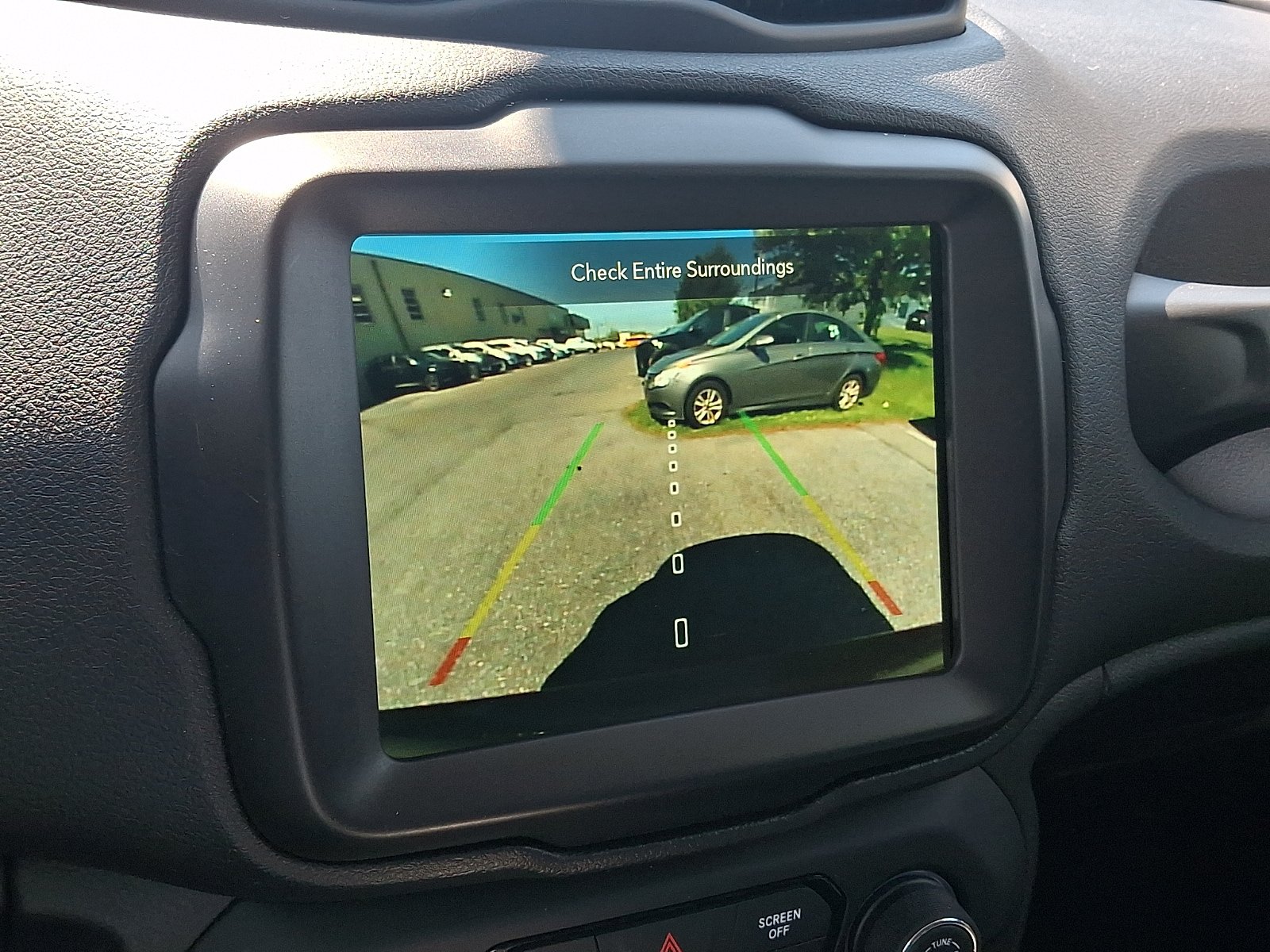 Used 2022 Jeep Renegade Latitude AWD/4WD image 18
