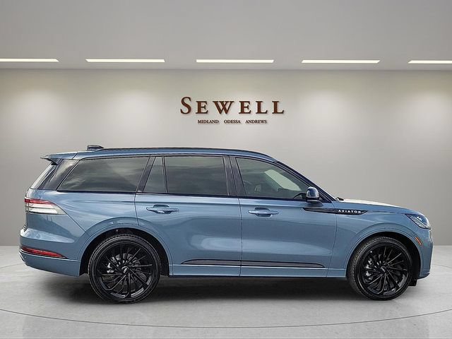Used 2025 Lincoln Aviator Reserve w/ Luxury Package RWD image 6