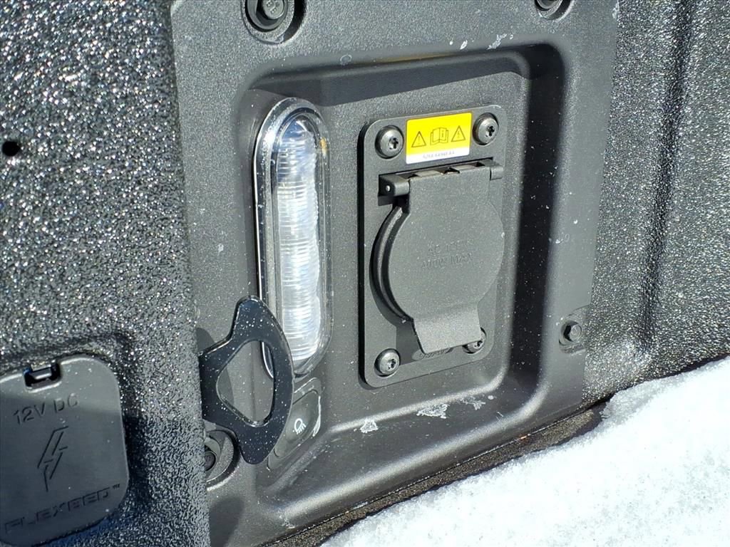 New 2026 Ford Maverick Lariat w/ Black Appearance Package image 9