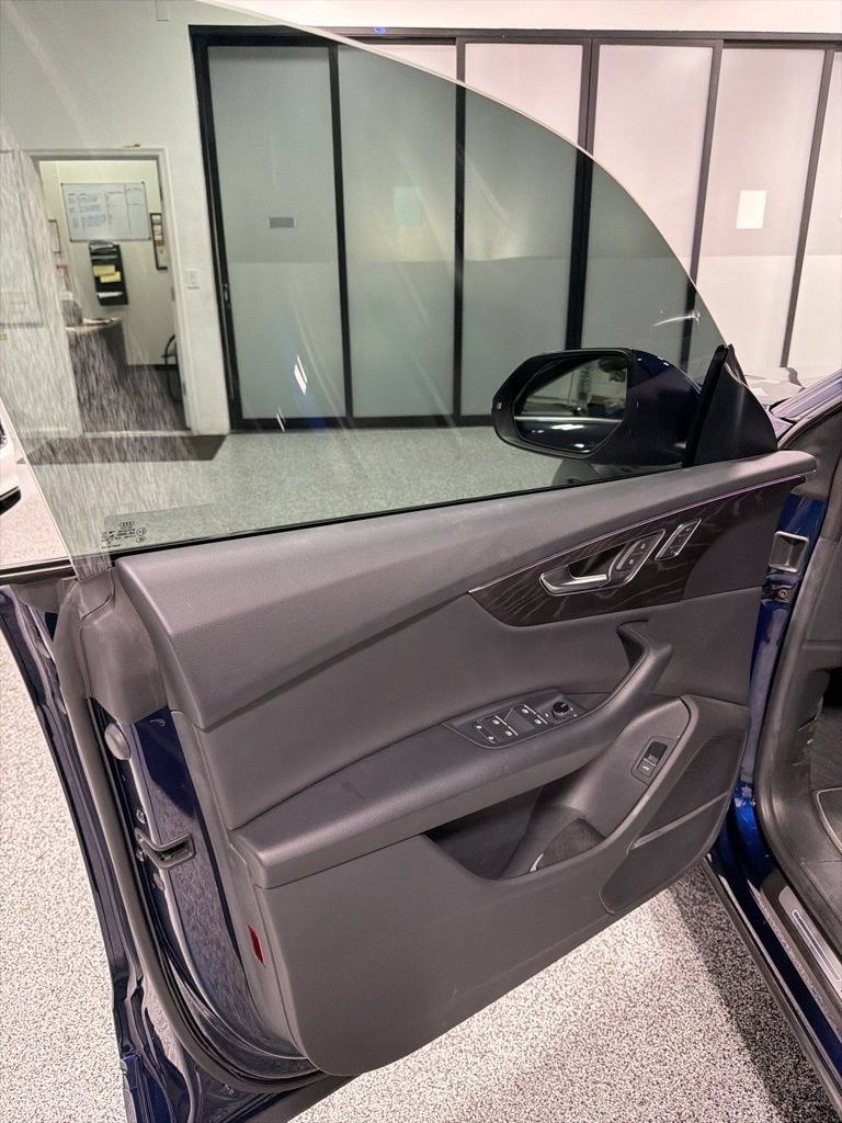 Used 2021 Audi Q8 Prestige w/ Prestige Package AWD/4WD image 9